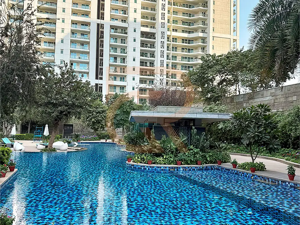 DLF The Crest