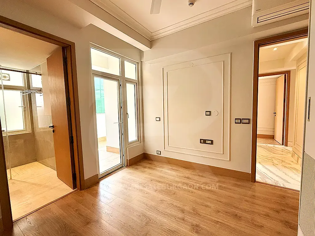 DLF The Grove Independent Floors