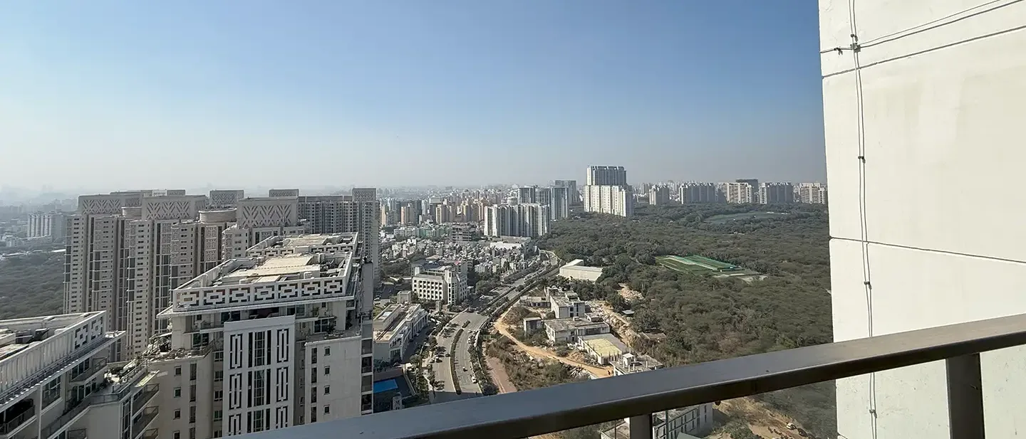 DLF The Crest